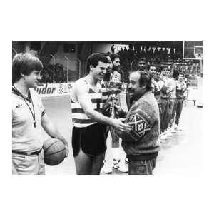 1980 – Basquetebol conquista 5ª Taça de Portugal, com Carlos Lisboa em foco